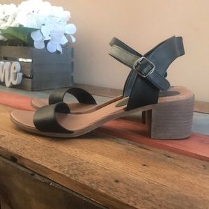 Rock & Candy sandals